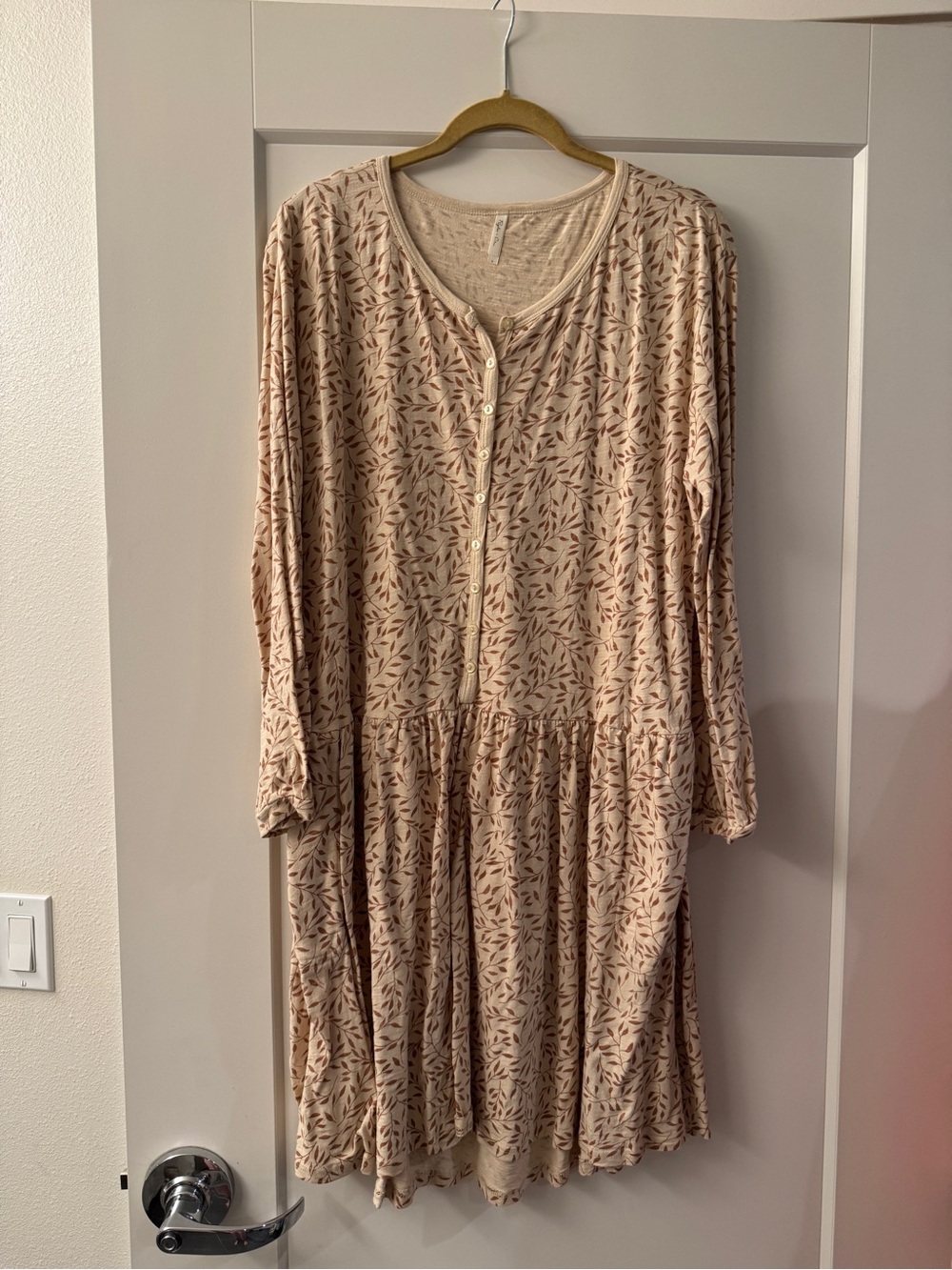 Rylee + Cru Beige Floral Print Long Sleeve Button-Front Dress